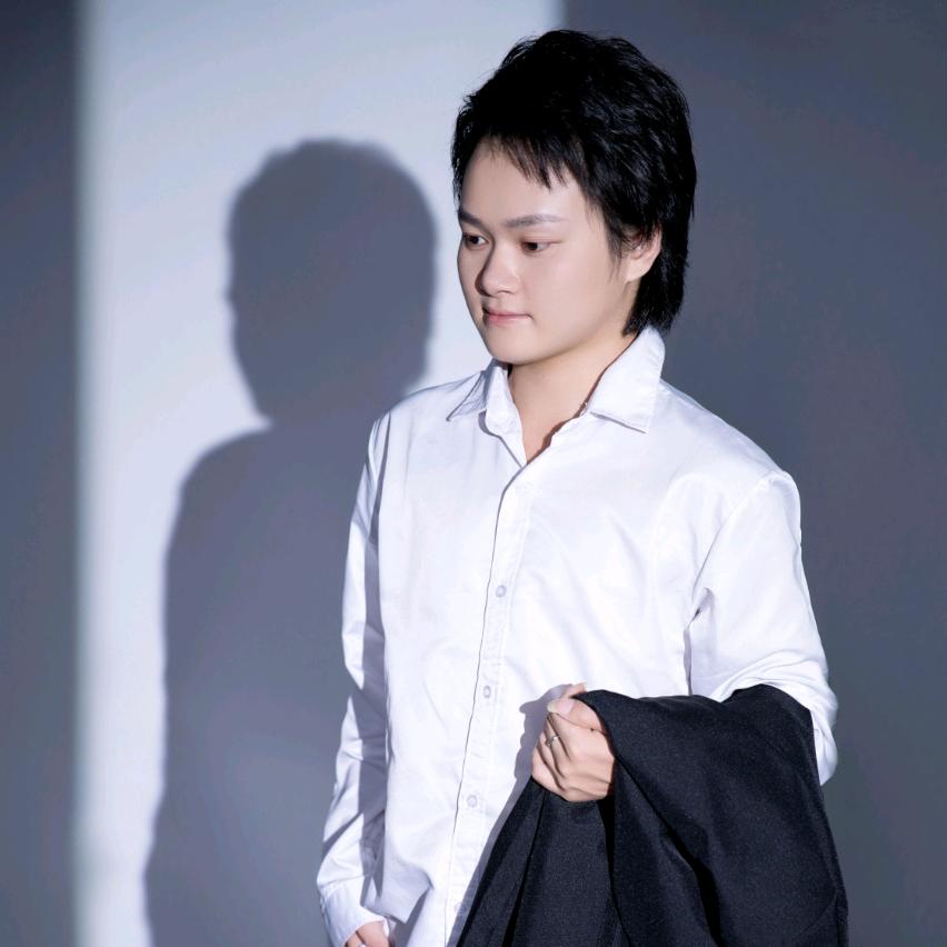 AZ侯鹏 新歌  用喜欢的方式过好每一天