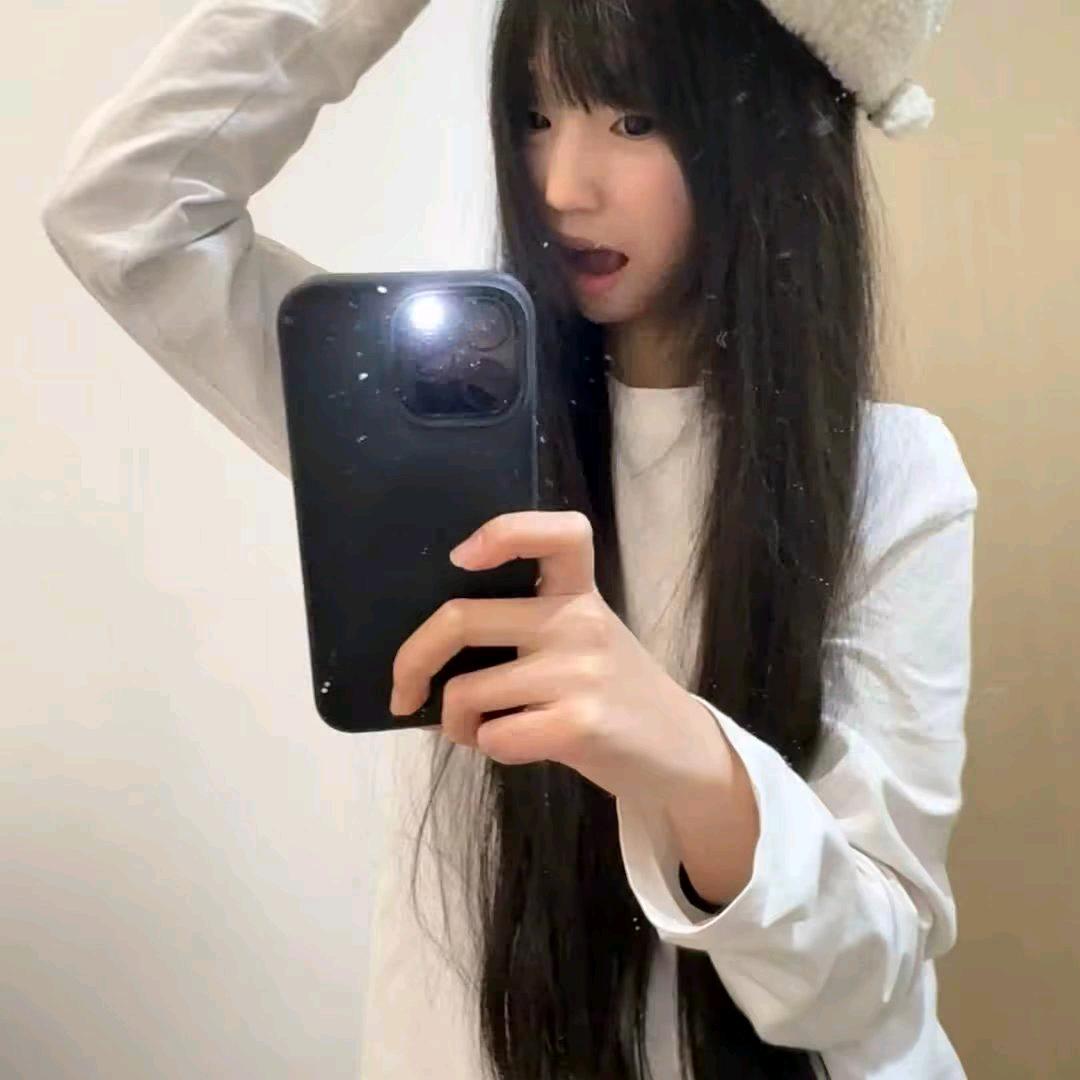 ✘       .