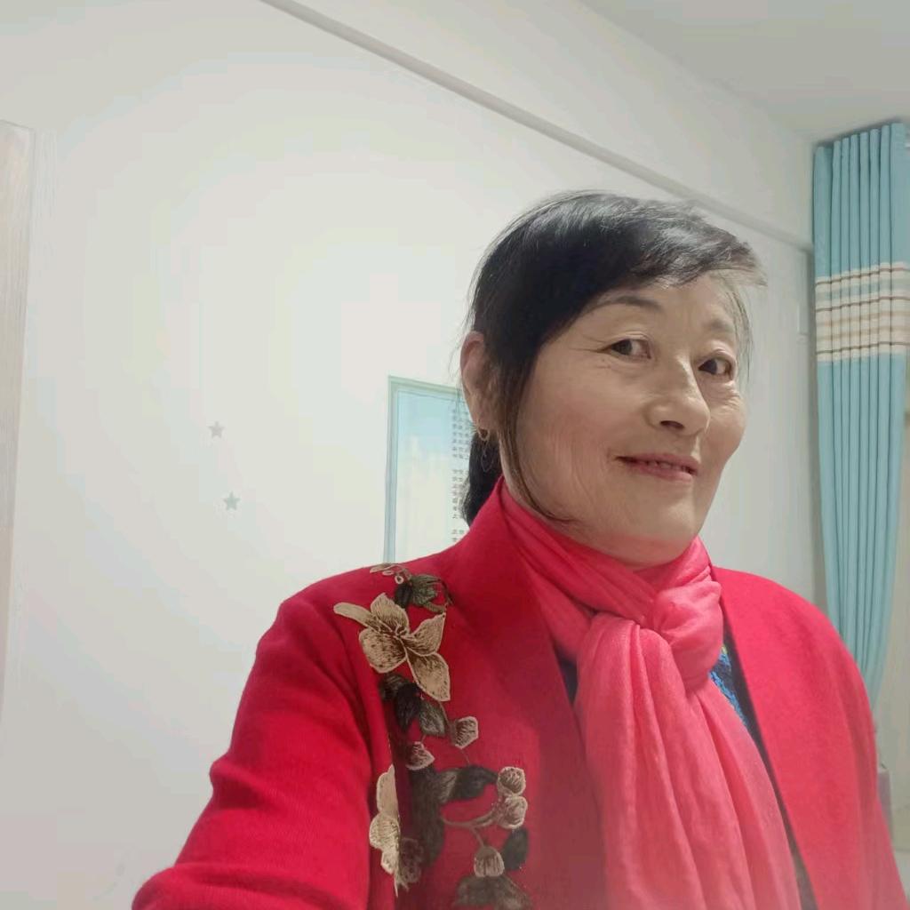 芳姐🌹8点开播，主播 开播通知 。