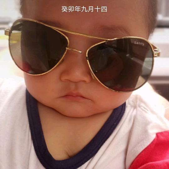 彩钢琉璃瓦，钢结构。