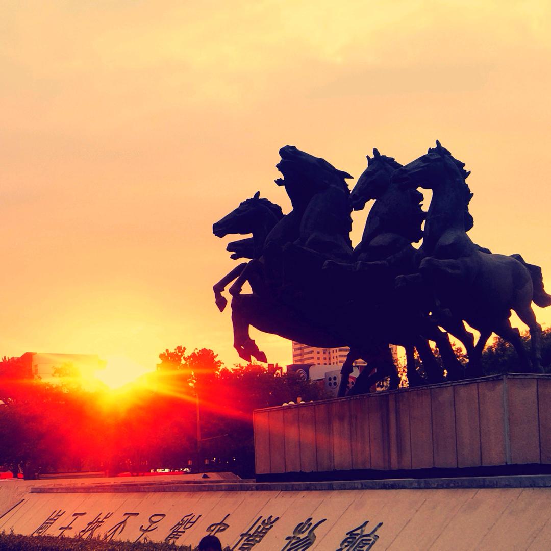 五彩石（牛耀岑）