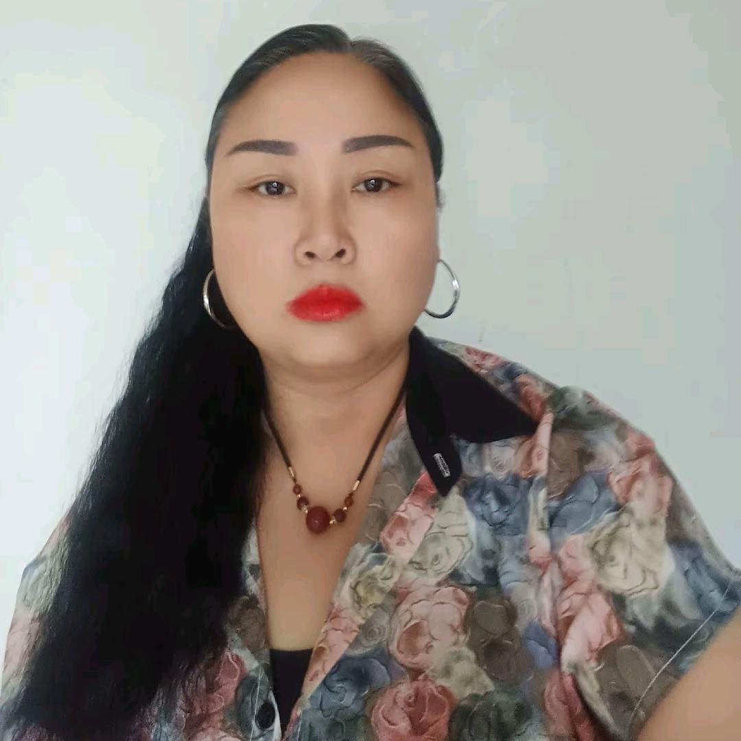 蝴蝶飞飞。