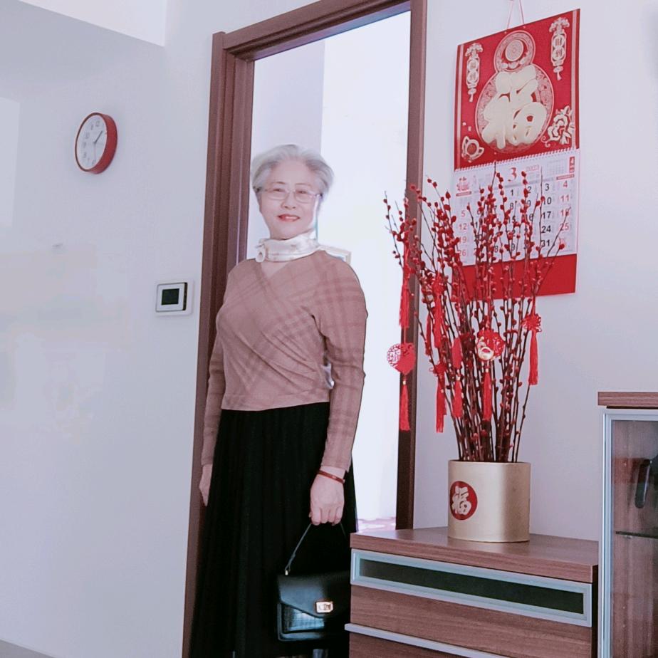 明静 拒绝私聊。