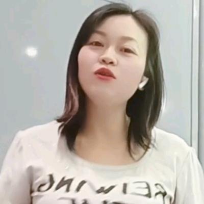 罗小英