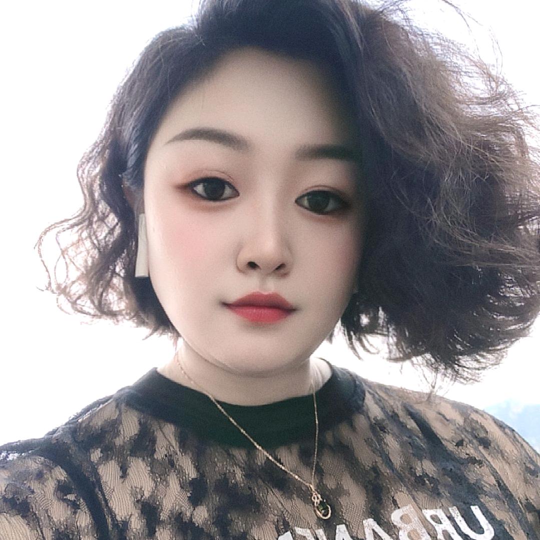 我在华时悦里卖珠宝