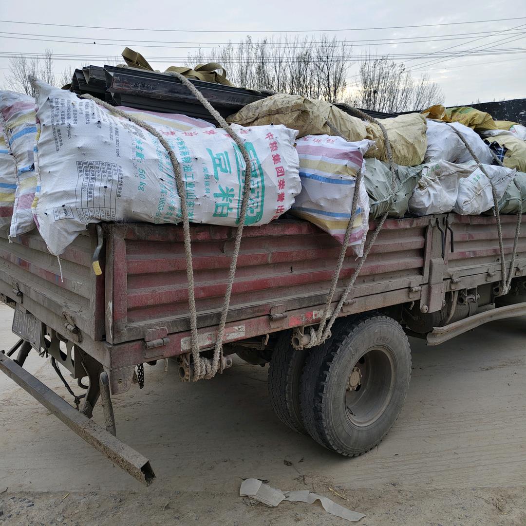 收铝合金 塑钢料头，塑钢沫，铝合金沫