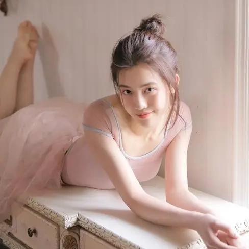 奶一口泡芙儿