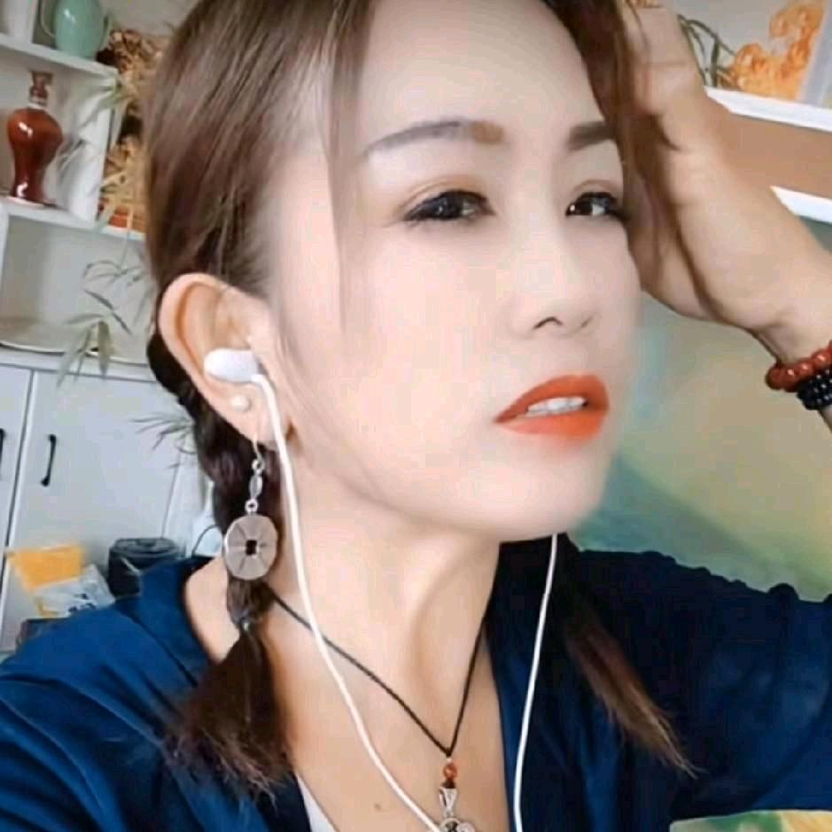 清纯优雅流动包桌