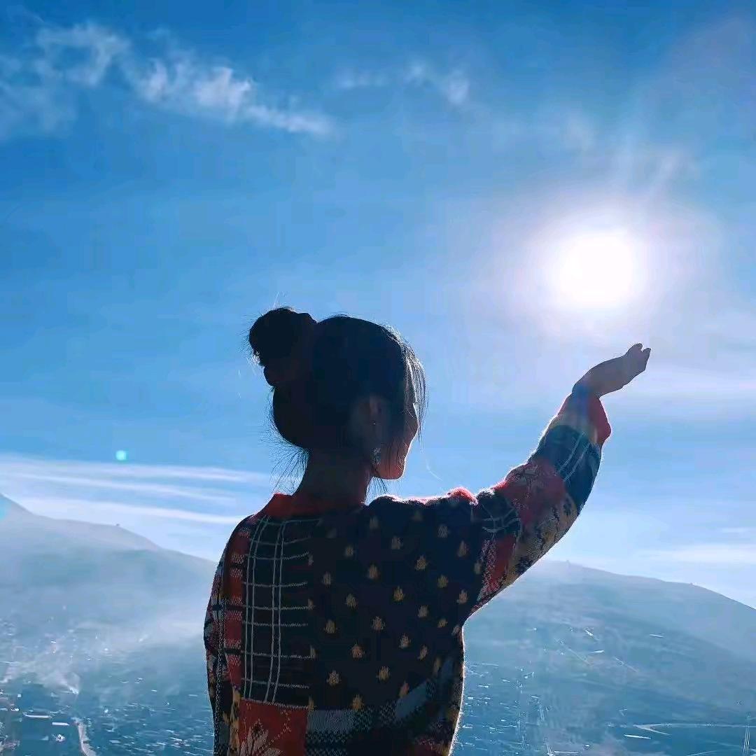 余默