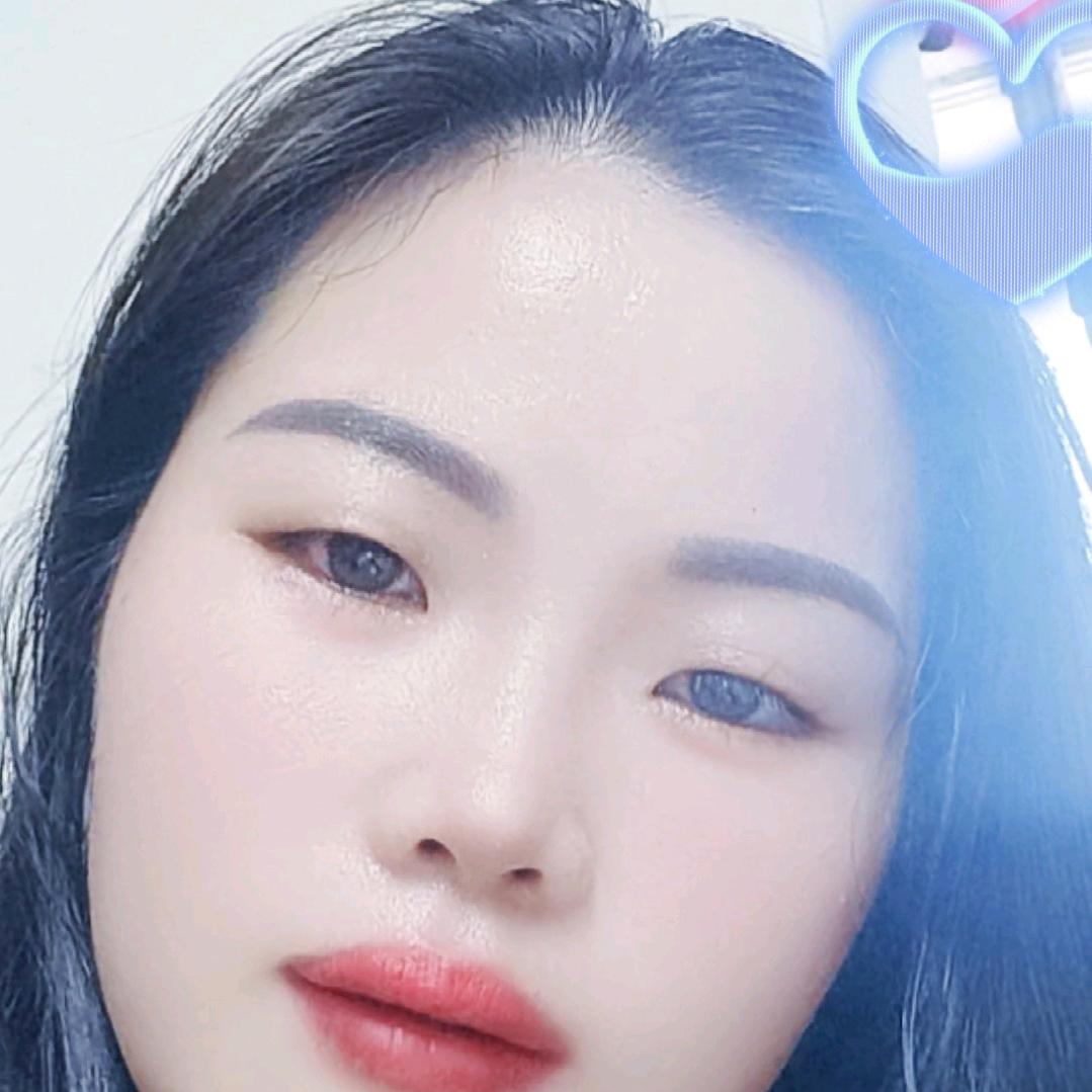 微微一笑很倾城。期待