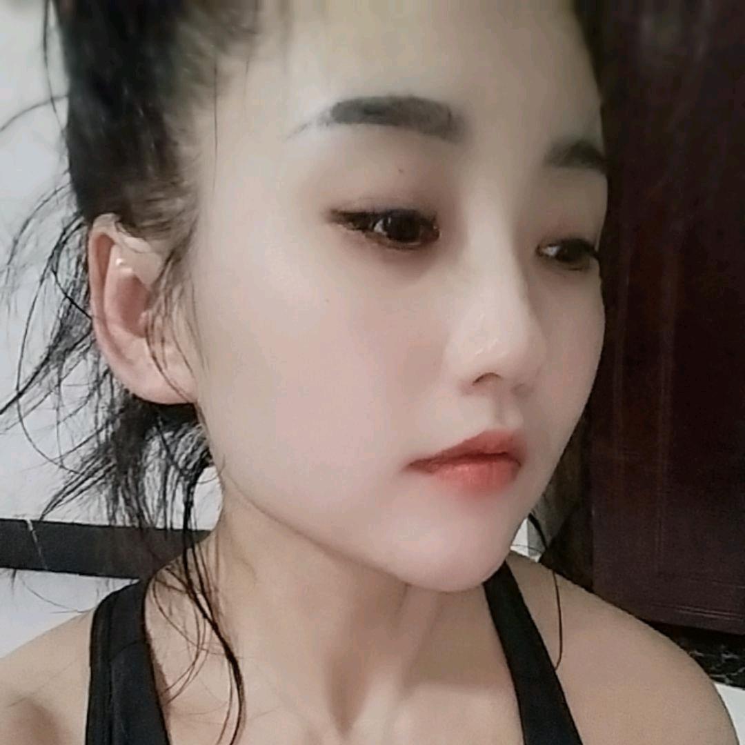 小杰瓷砖 认真练滑盘