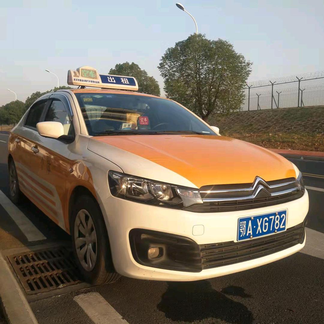 在武汉开出租车的李师傅