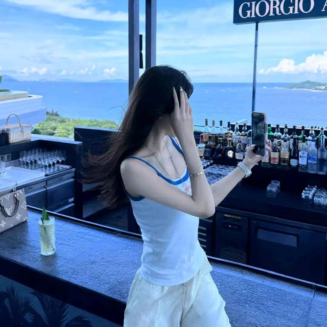 凌晨三四点.
