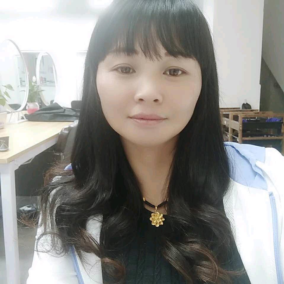 彝族小妹