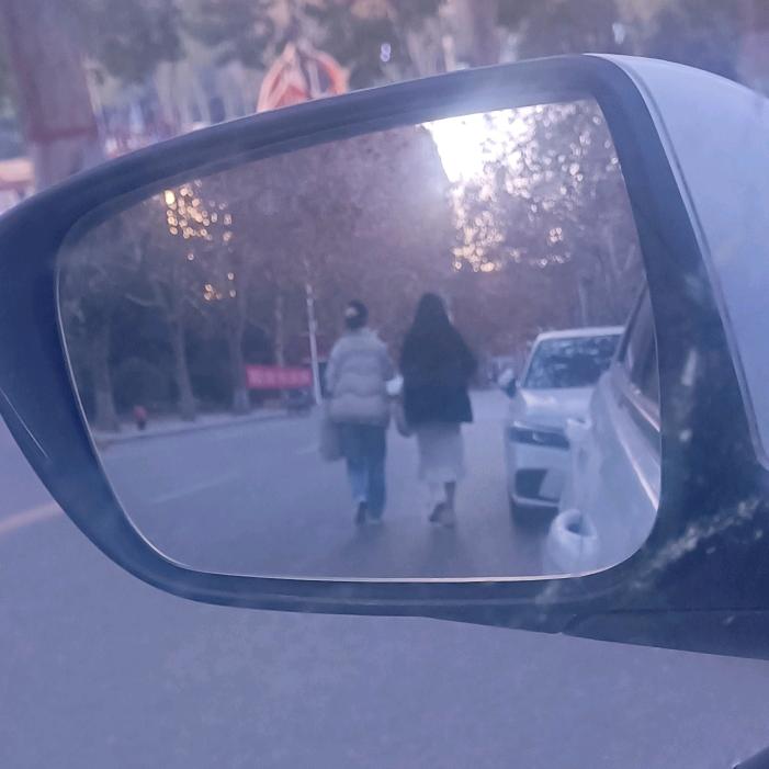 吃土哥(｡•ˇ‸ˇ•｡)