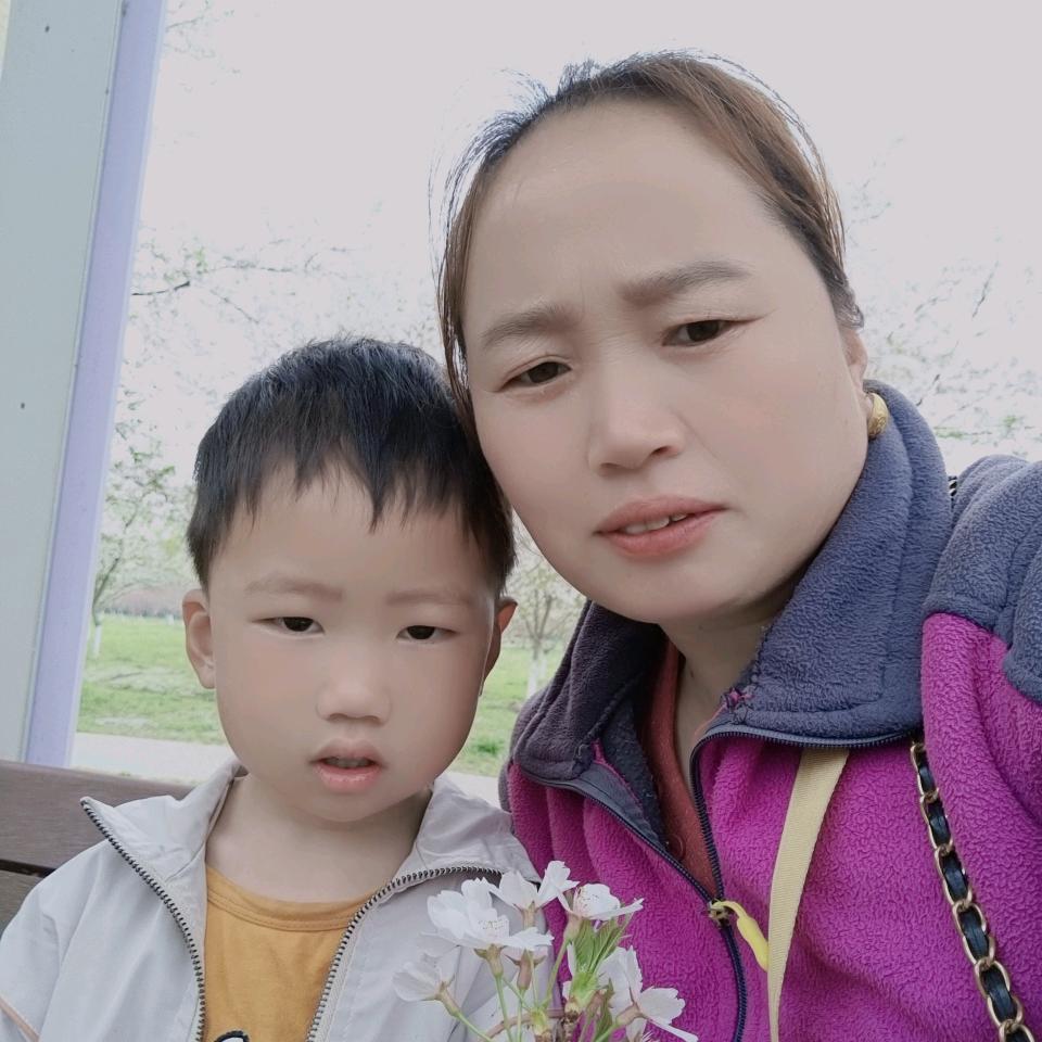 月英日常，<<好物在橱窗>﹥
