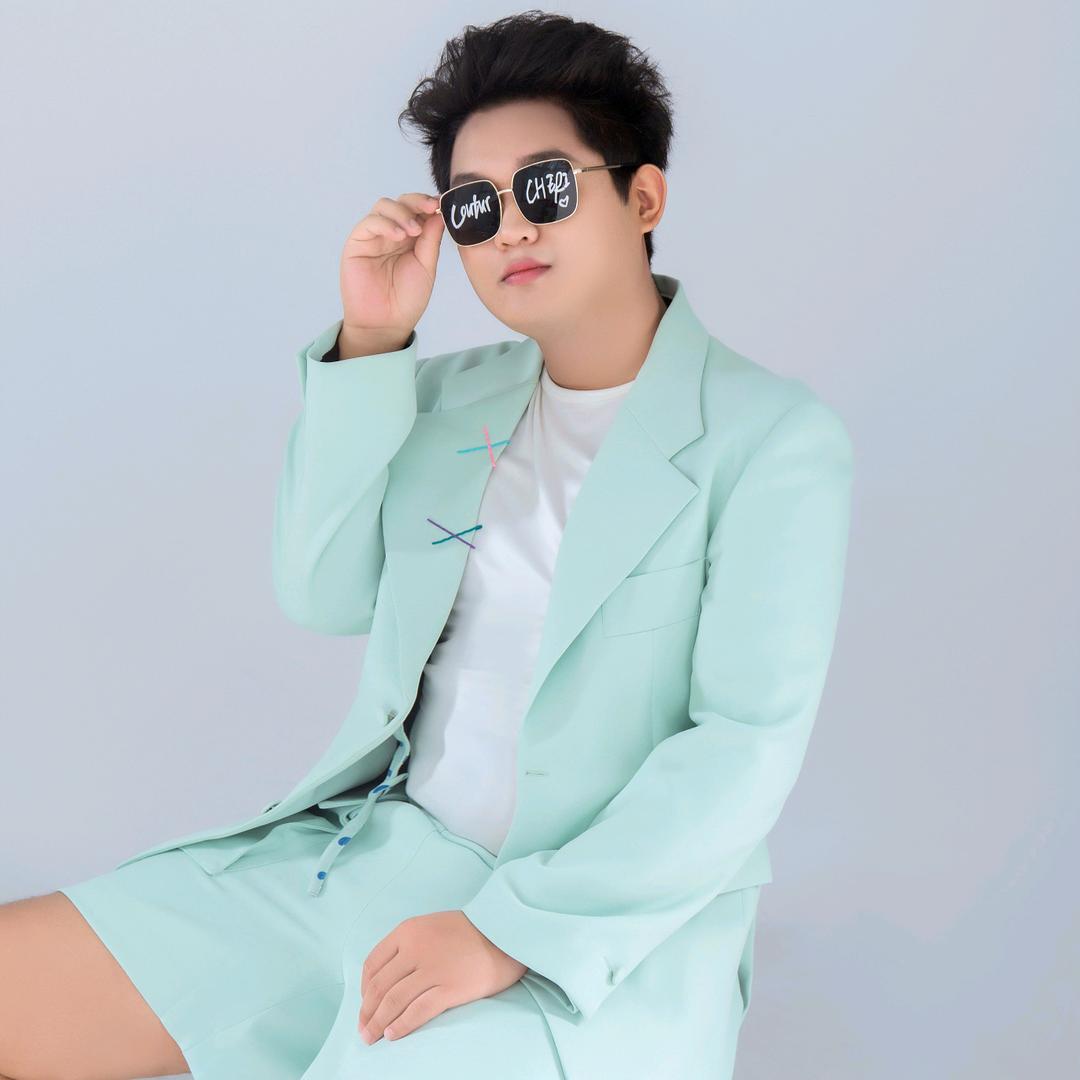 小臣的跨境日记