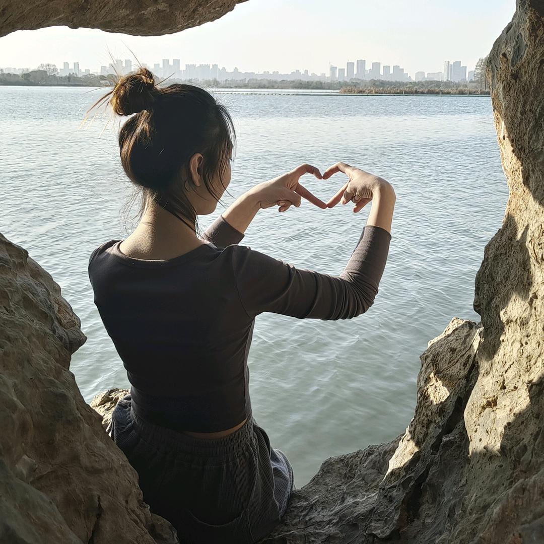 镇平千仞岗凯慕狮店