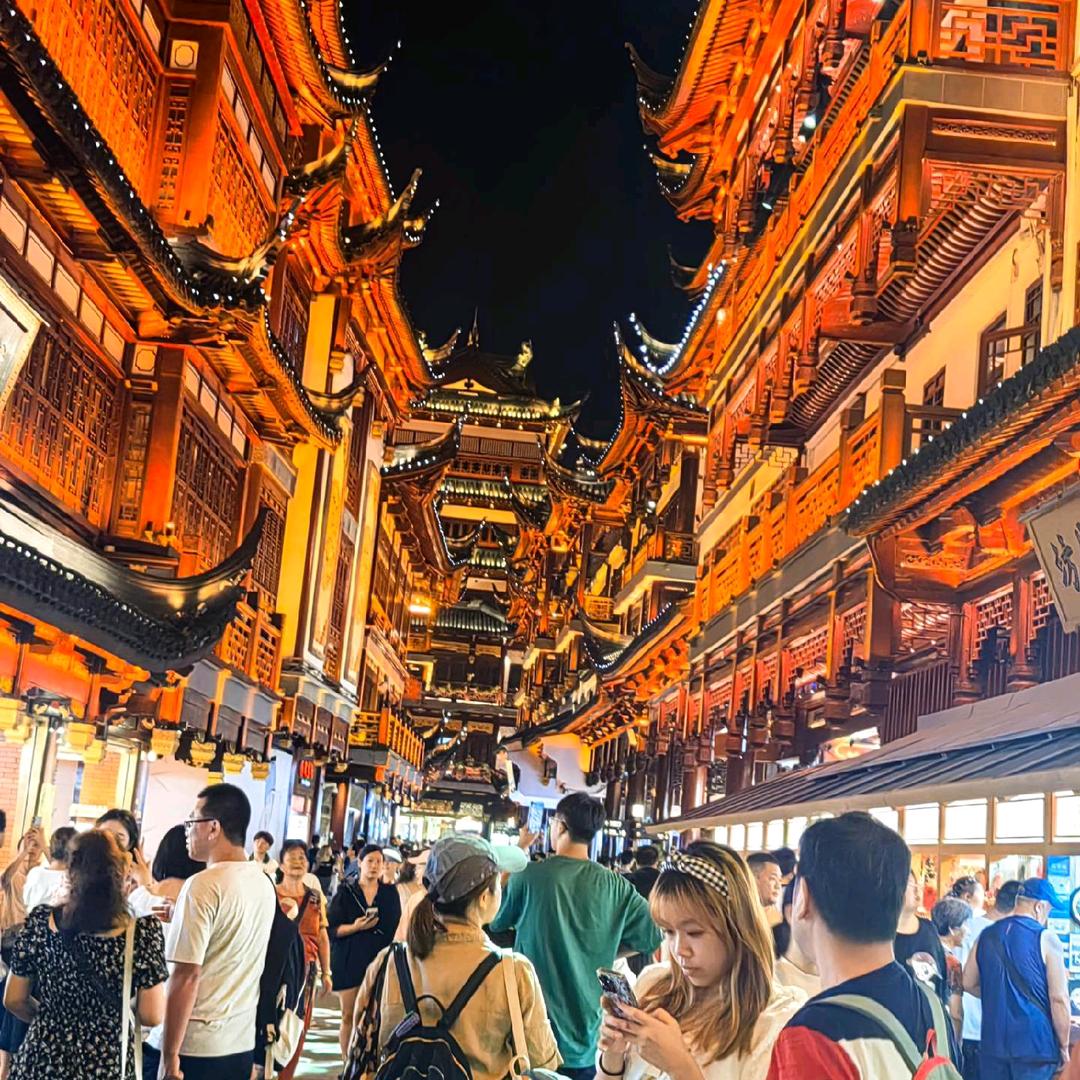 泡吧喝九赶十尚。
