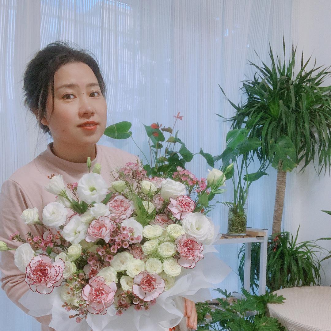 是我 花田里的佳佳🌈