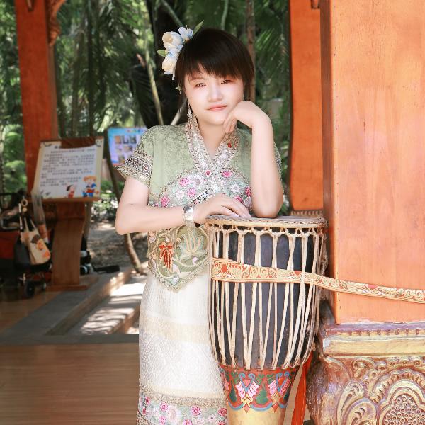 MiSS邱秦亿香
