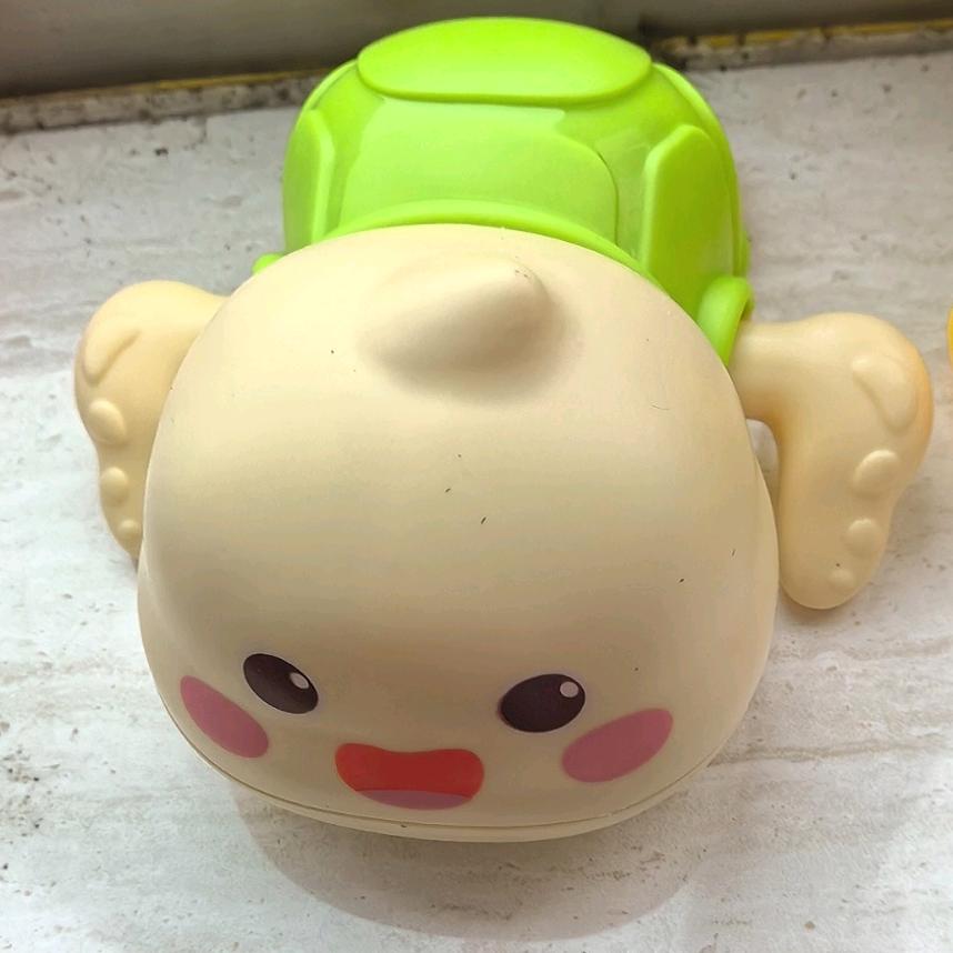 张一一。