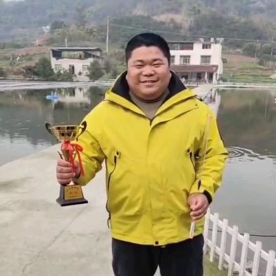 谭小华