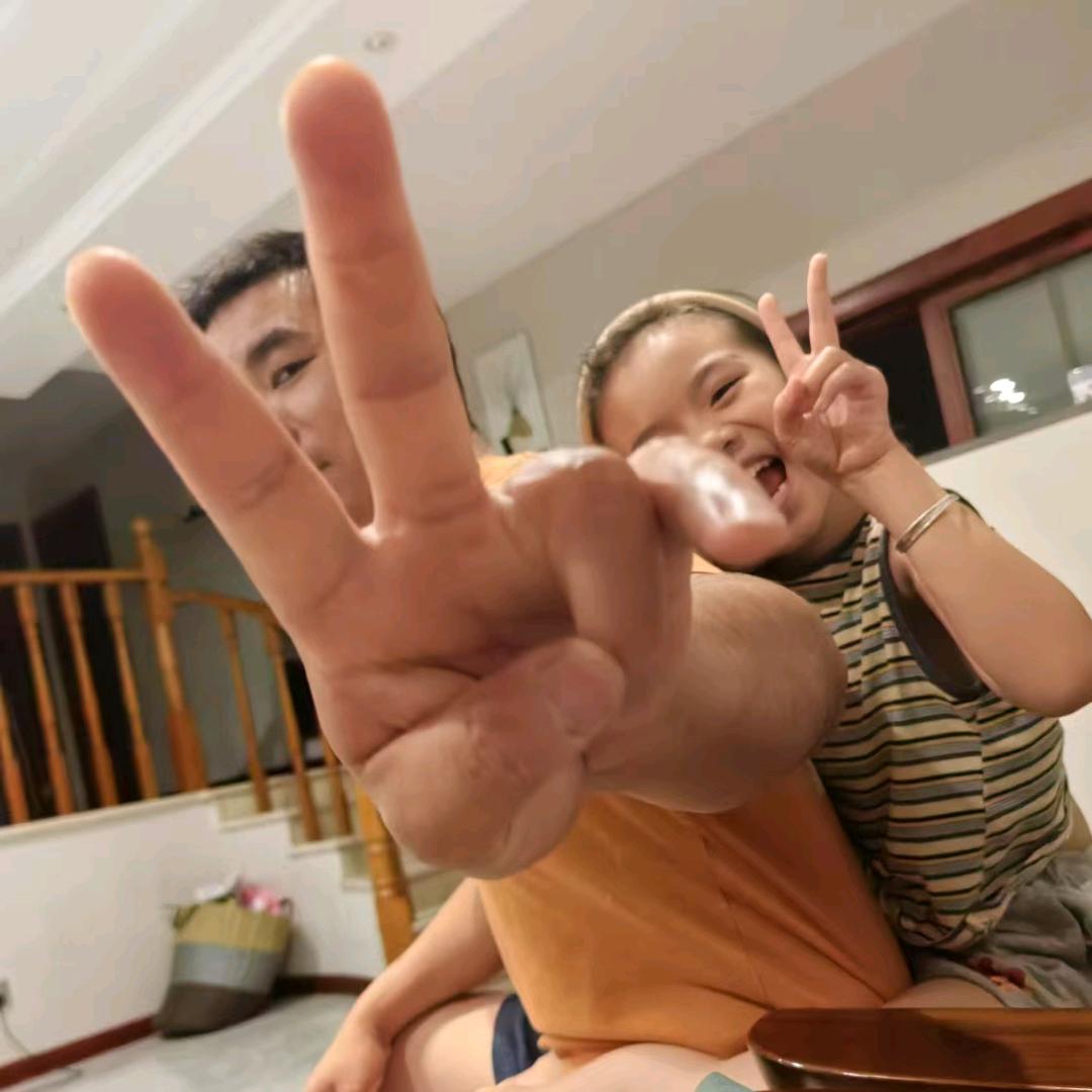 开渣土车的大哥哥