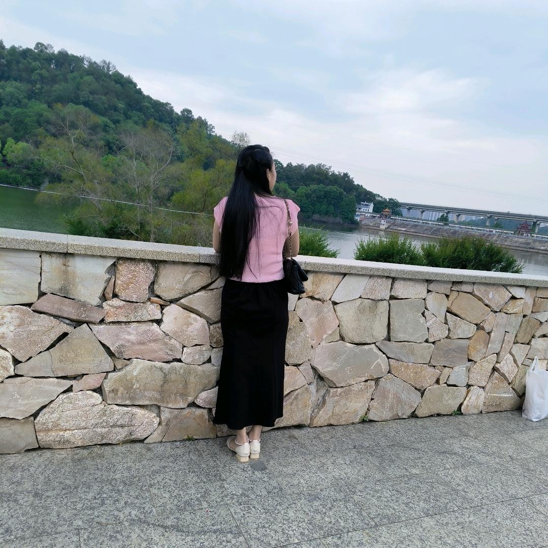 悲傷在泛濫つ