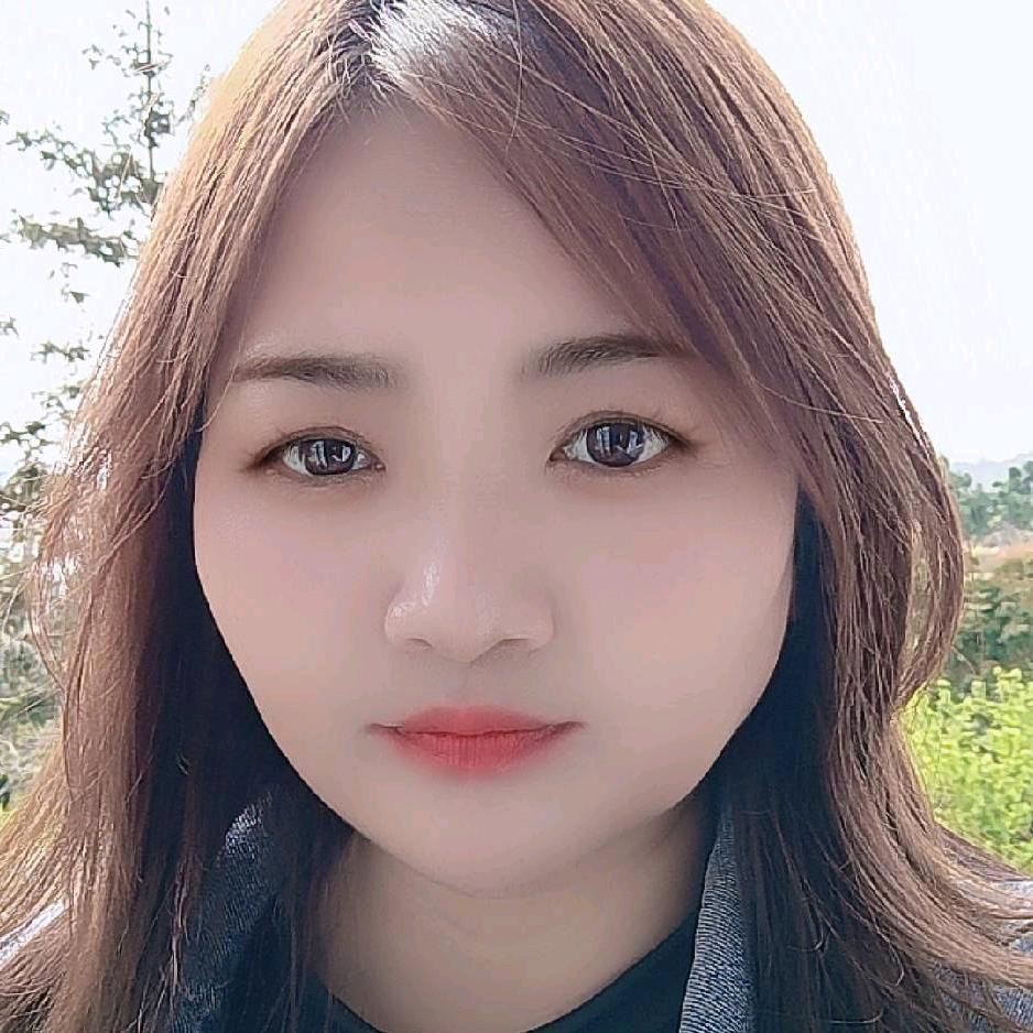 小何姐