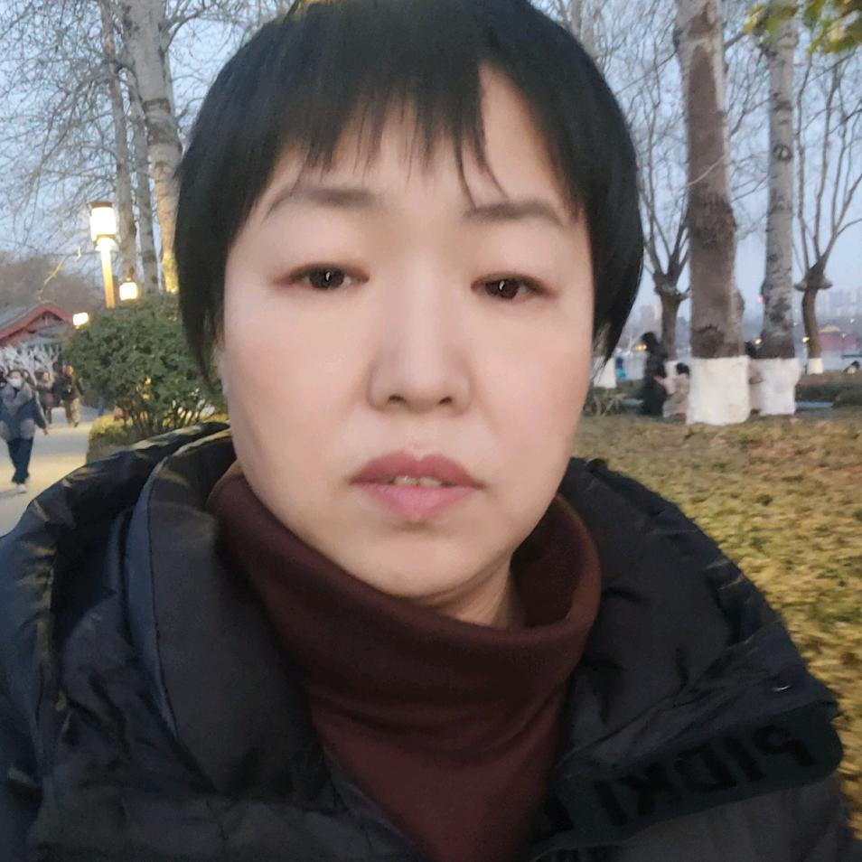 凌云大厦李英丽