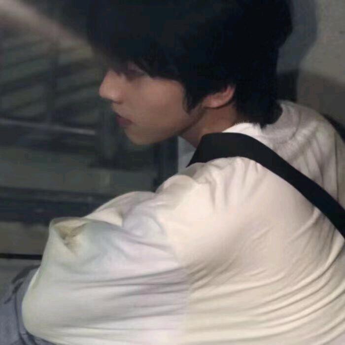 江江（国服打野）