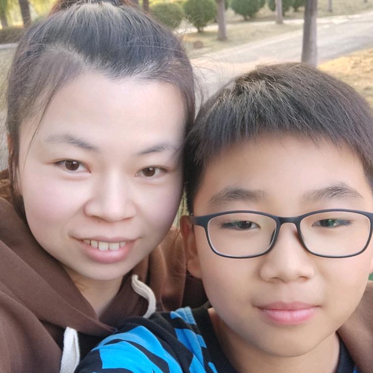 飘逸服饰（汉川城区文化桥）