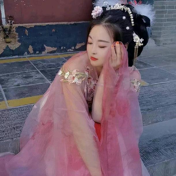 爱跳舞的ᨶ႒ᩚ晶晶ᥫᩣ໌
