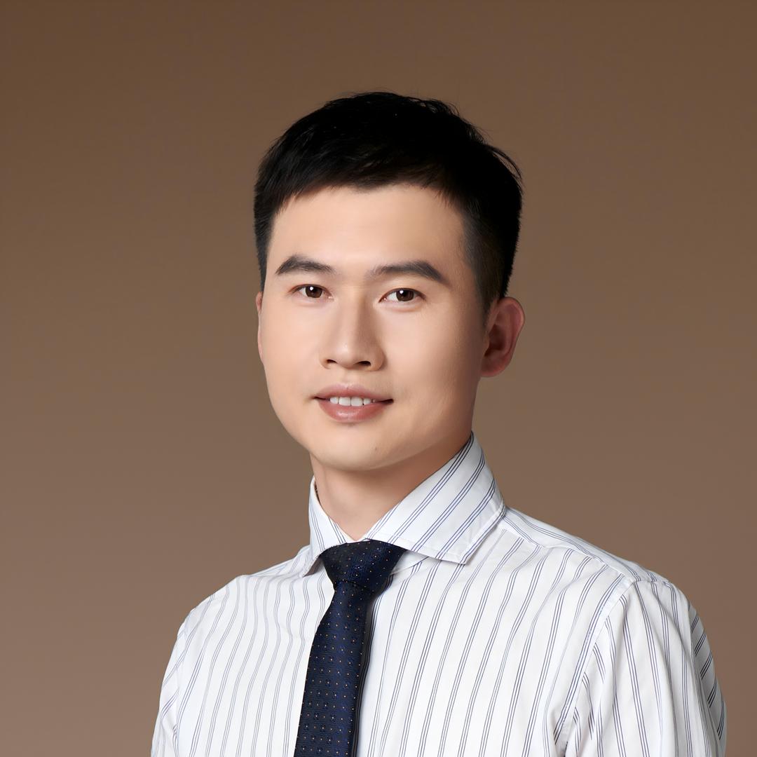 明亚经纪黄小龙