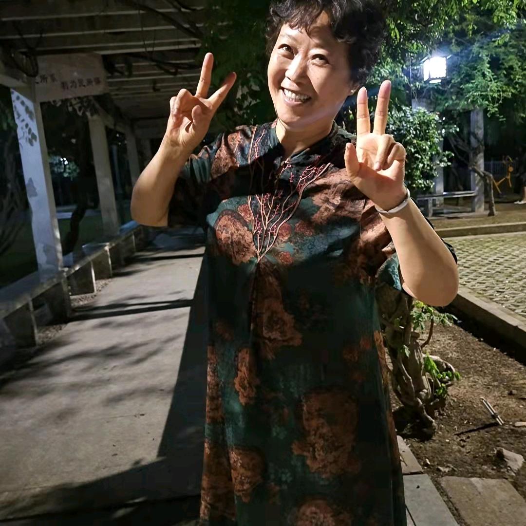 夕阳红。