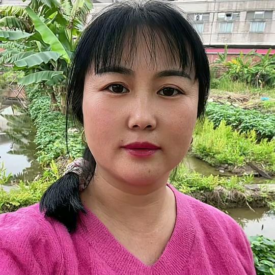 玲玲  一个人
