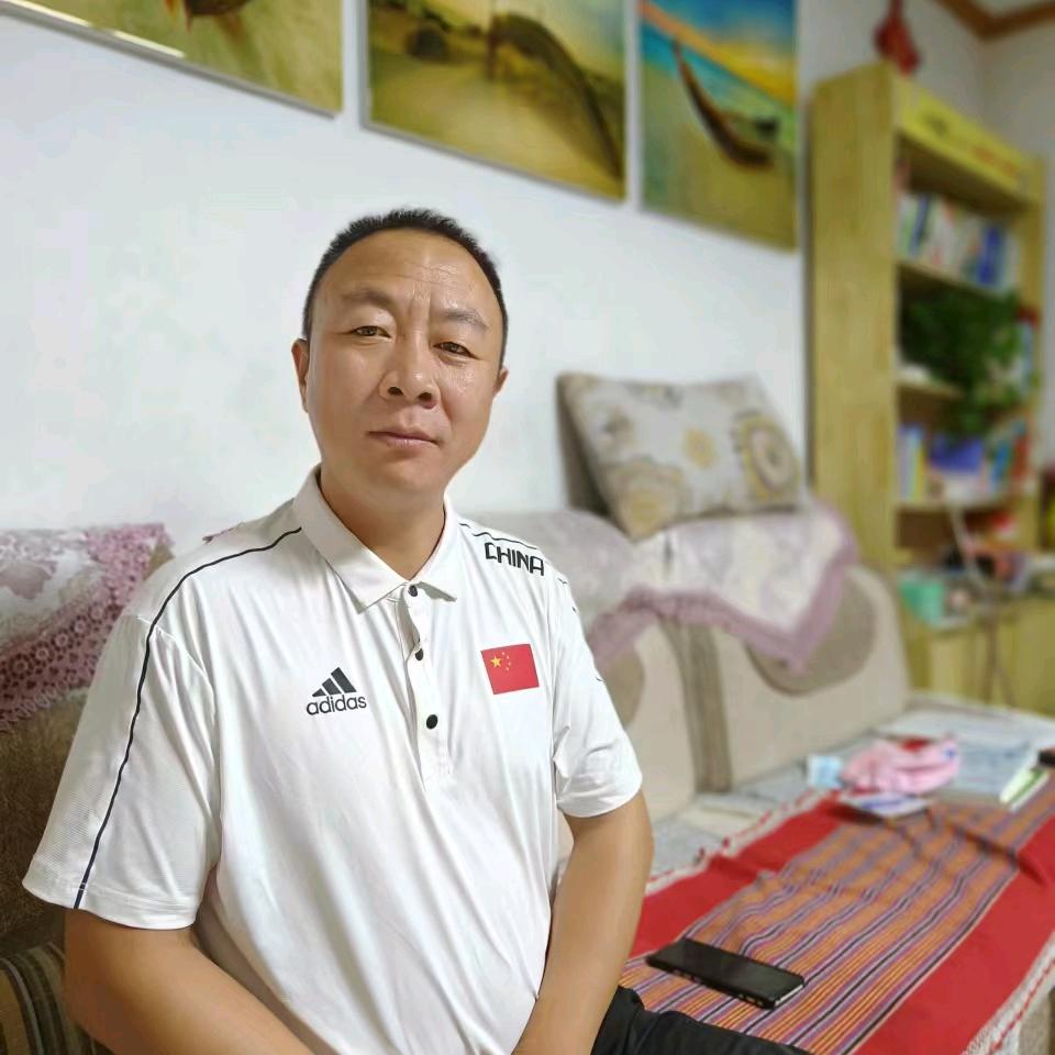 武安教武术搏击的建龙教练