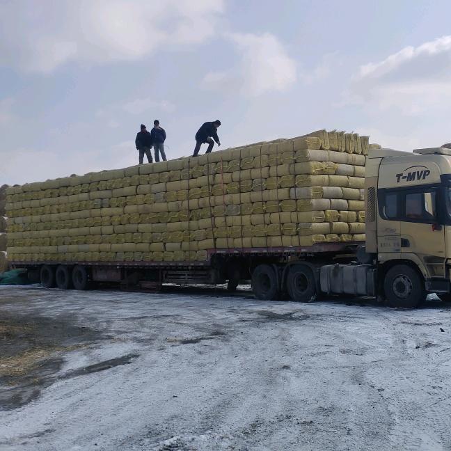 富强草业～牛羊草料