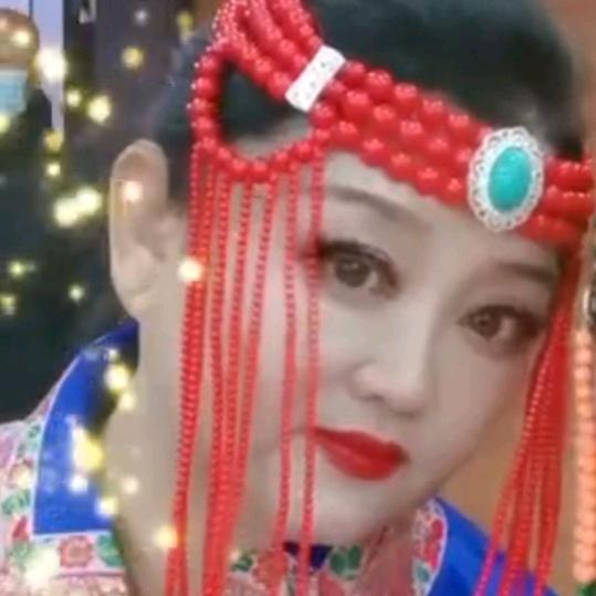 达古拉民族服饰