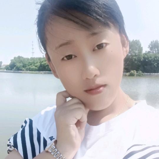爱笑小酒窝