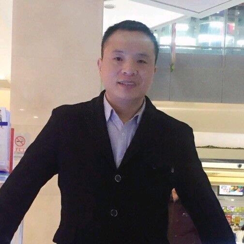 下🌧️的天空。