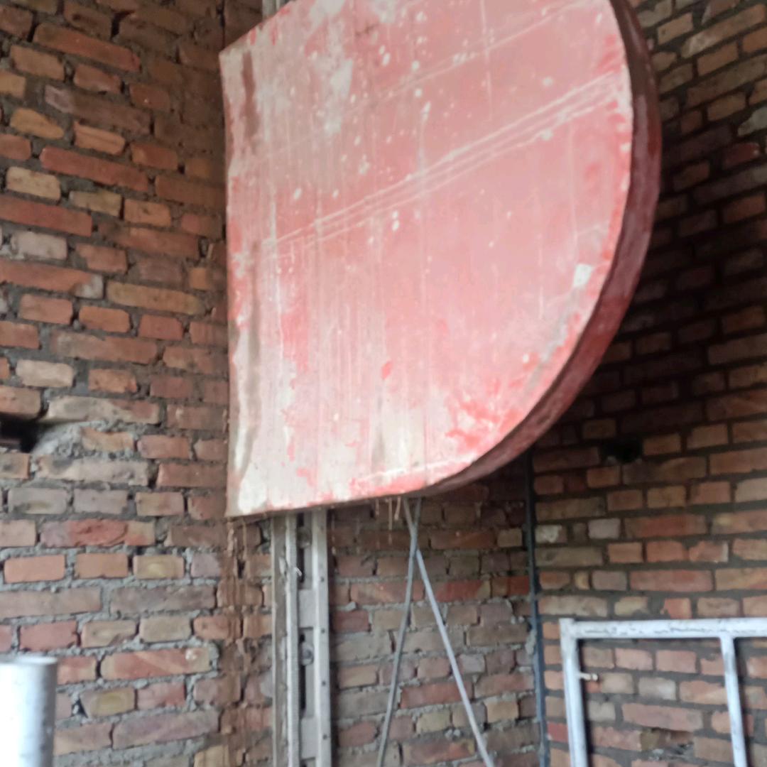 专业切割，改门口窗口，拆砸