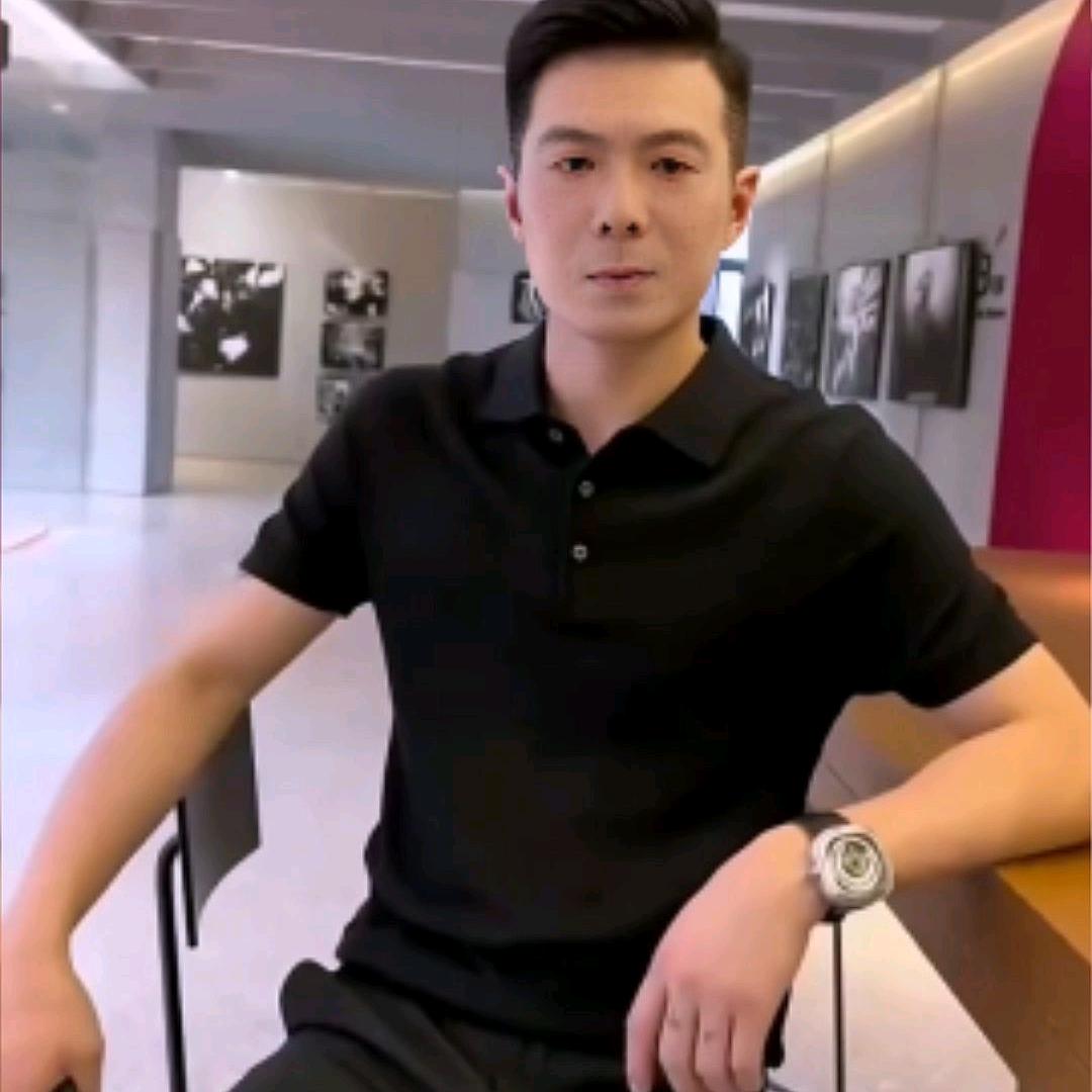 哥没钱💰等哥有钱了开宝马接我