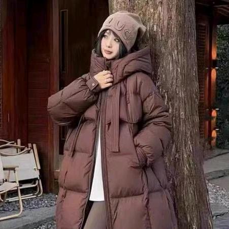 回收库存服装的川妹子