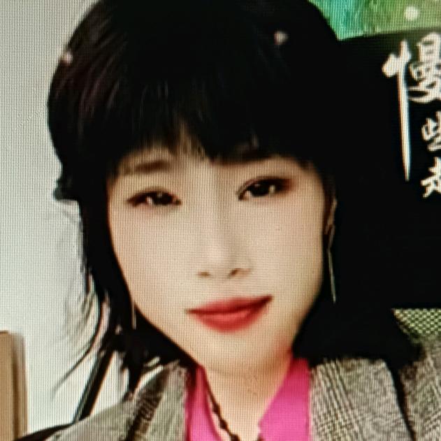 爱唱戏的白云姐。每天下午1:20直播。