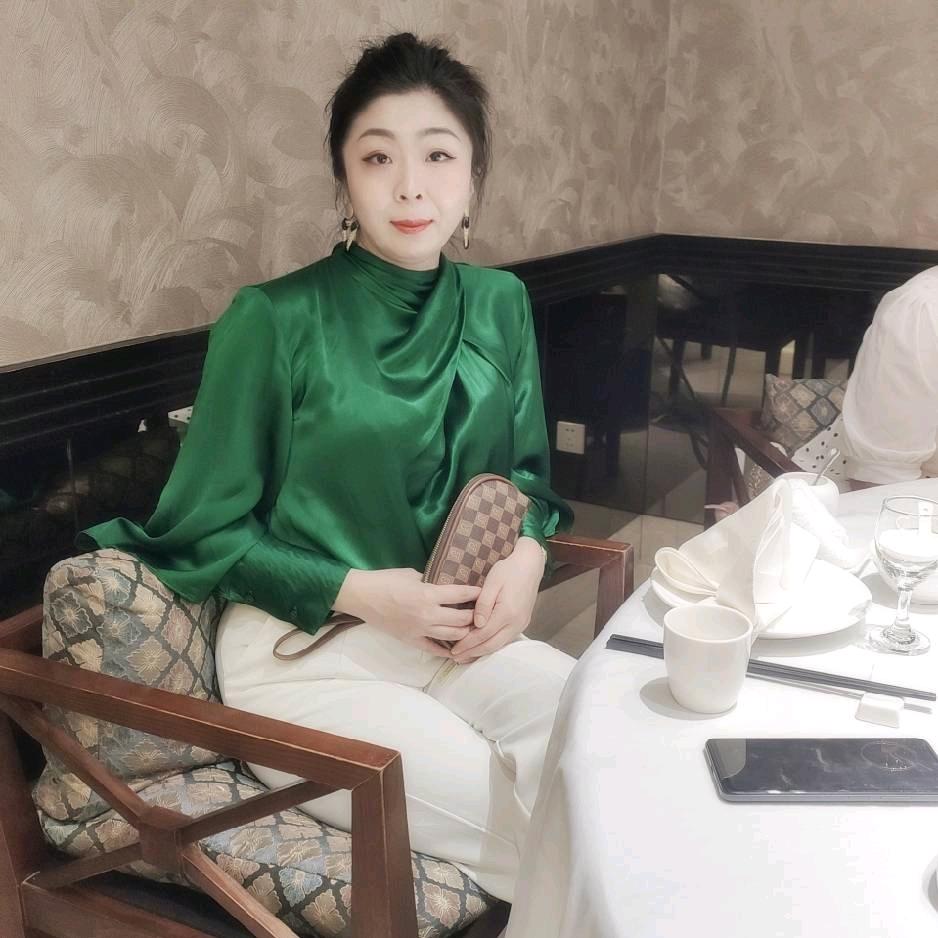 @荣蓉