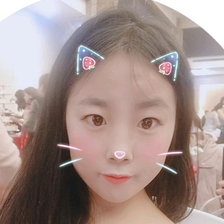 锦鲤附体的小纸妹🍀🍀🍀☘☘☘🍀