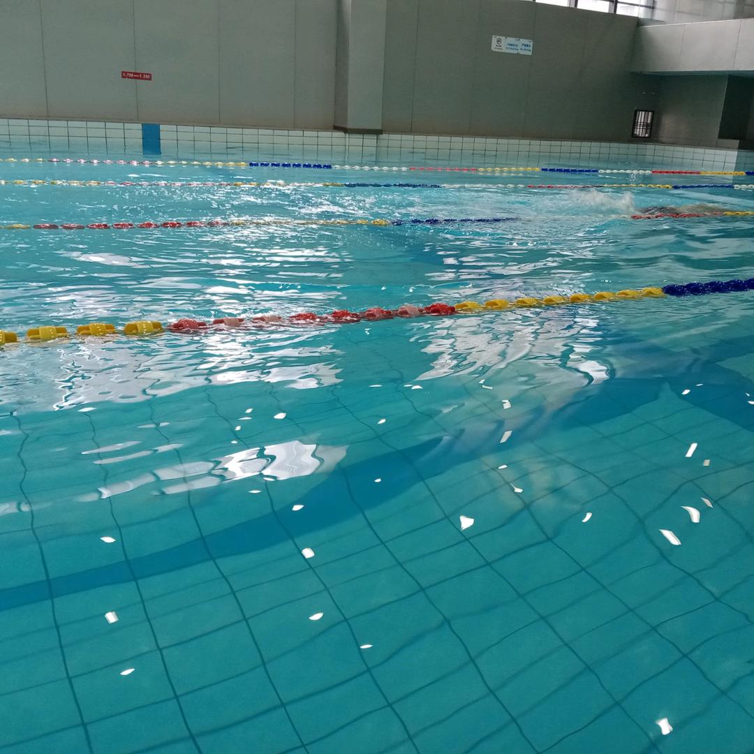 V+游泳郭教练（古）