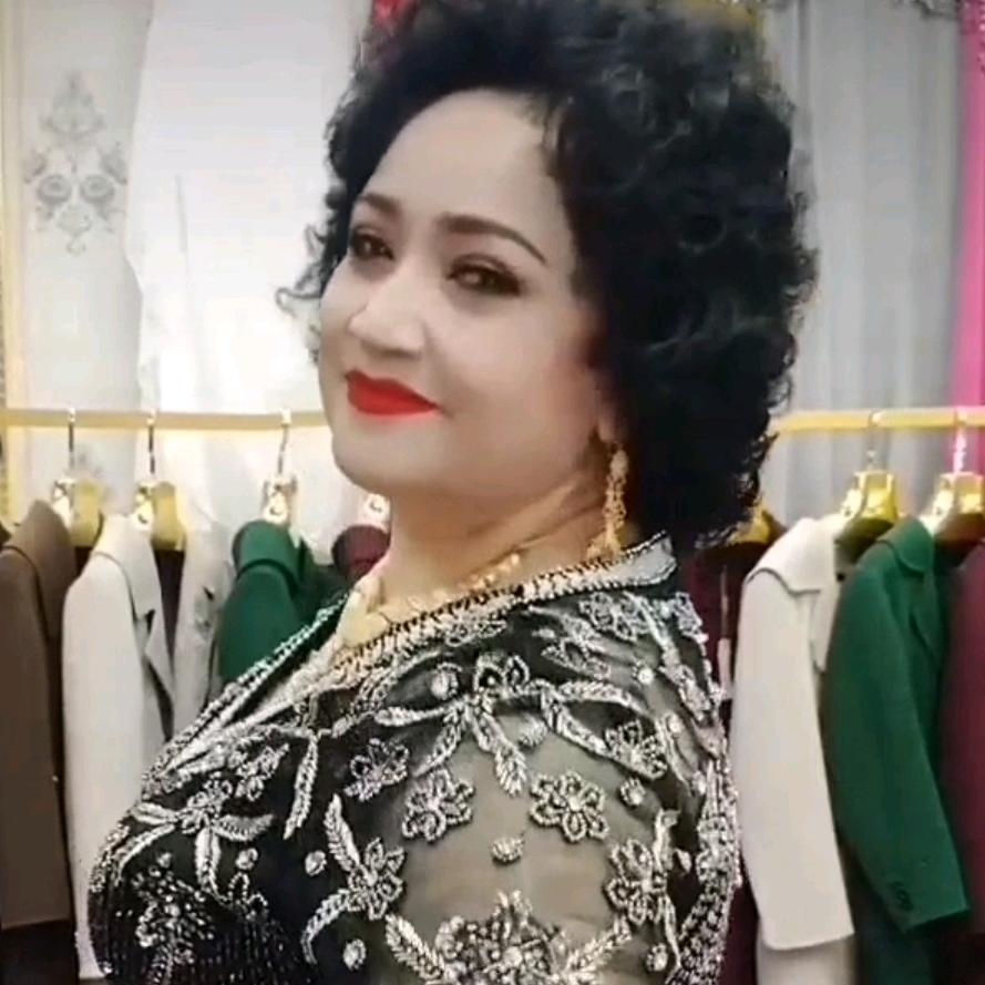 世家女士服装店